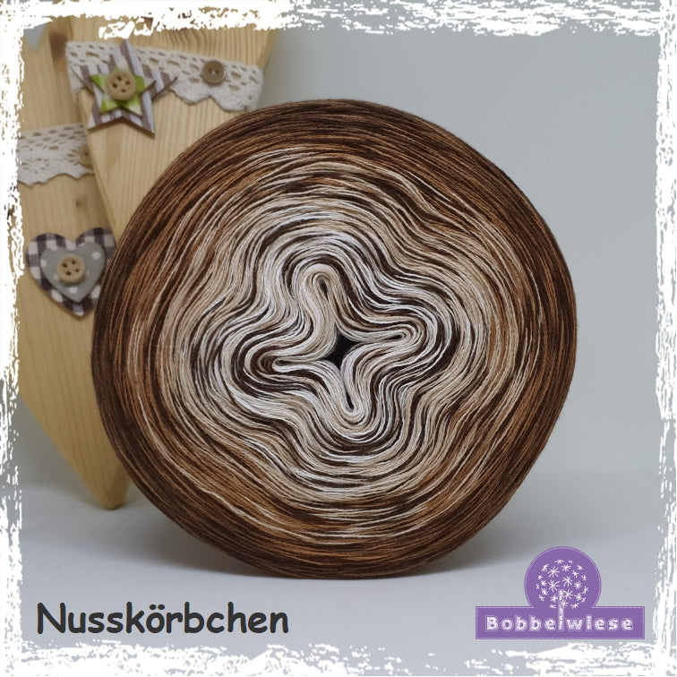 Bobbel "Nusskörbchen", Farbverlaufsgarn